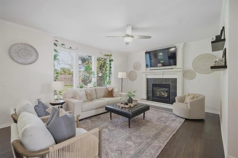 13701 Gillette St, Overland Park, KS 66221