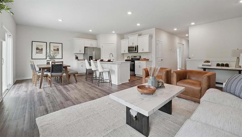 21800 Vinci Cir, Peculiar, MO 64078