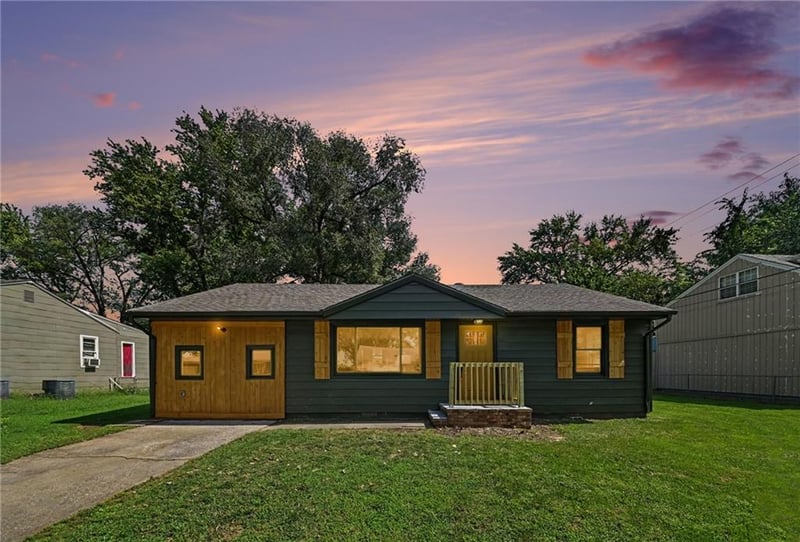 311 N Hudson St, Buckner, MO 64016