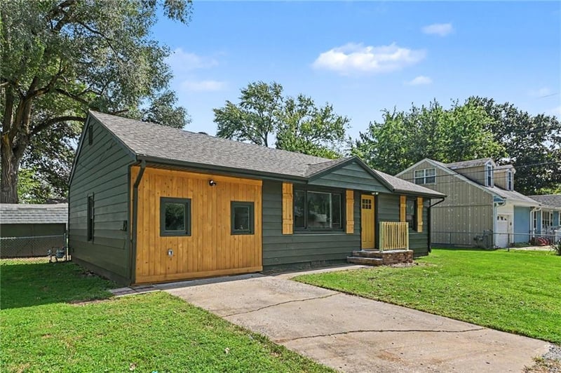 311 N Hudson St, Buckner, MO 64016