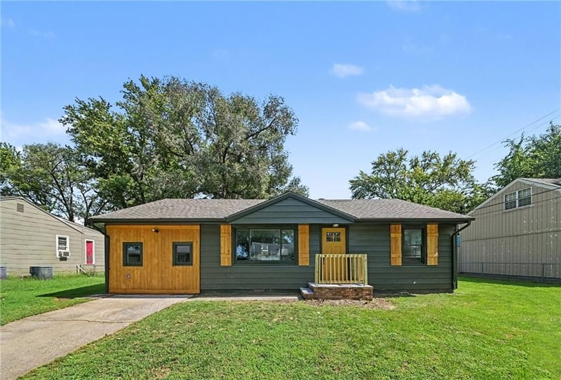 311 N Hudson St, Buckner, MO 64016