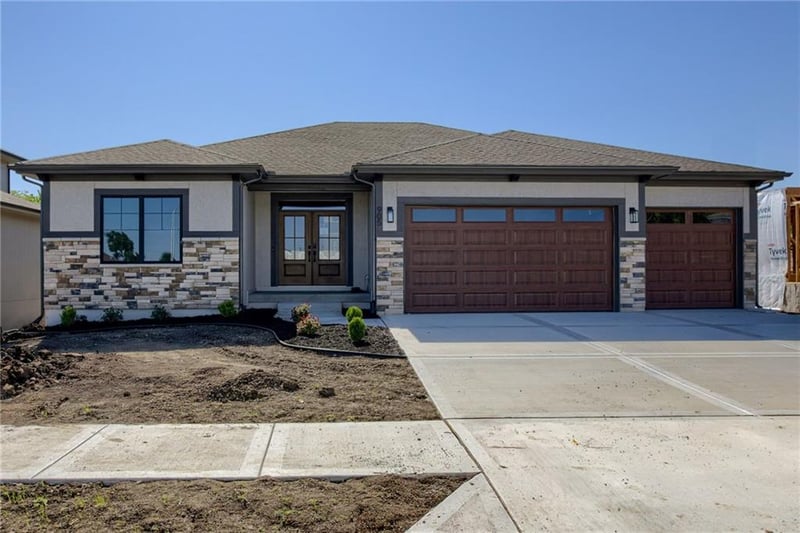 1853 Arbor Trl, Liberty, MO 64068