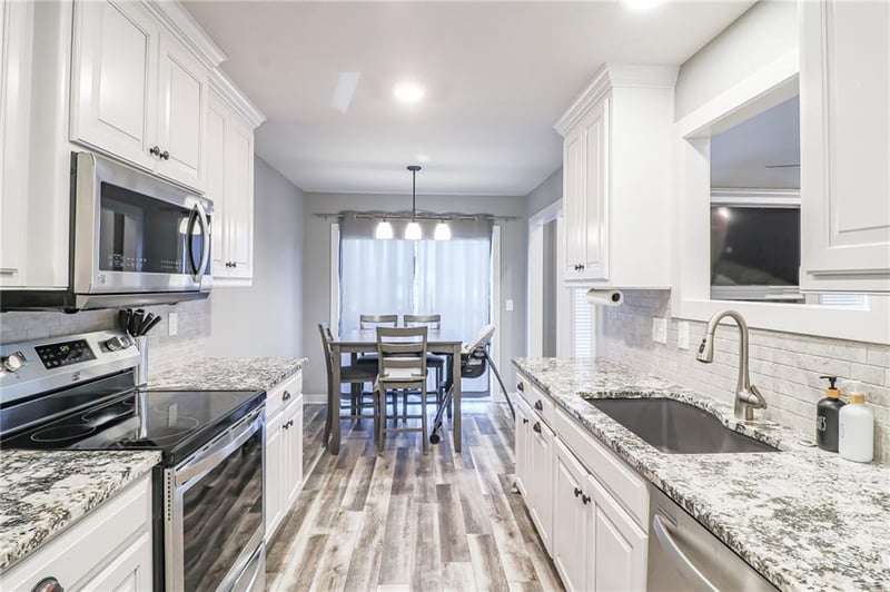 1805 NW Nicholas Dr, Grain Valley, MO 64029