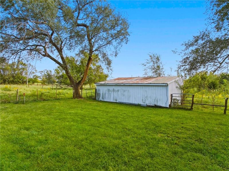 1945 N 900th Rd, Eudora, KS 66025