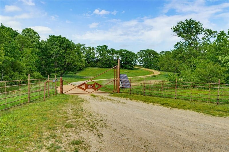 374 N 750 Rd, Overbrook, KS 66524