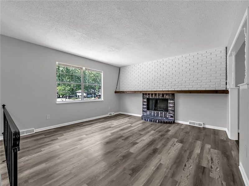 1400 SW Speas Dr, Blue Springs, MO 64014
