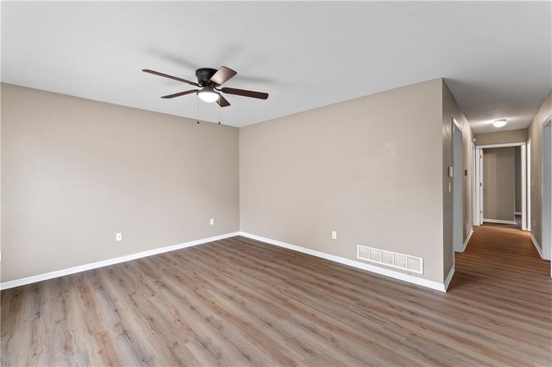 207-209 Sycamore St, Harrisonville, MO 64701