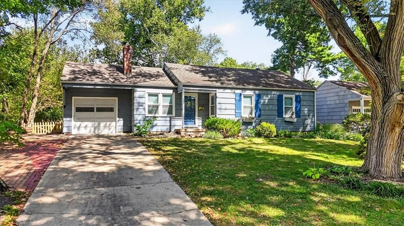 5306 W 71st St, Prairie Village, KS 66208