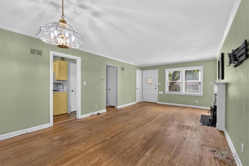 5306 W 71st St, Prairie Village, KS 66208