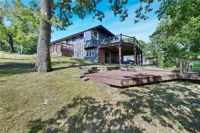 28 M St, Lake Lotawana, MO 64086