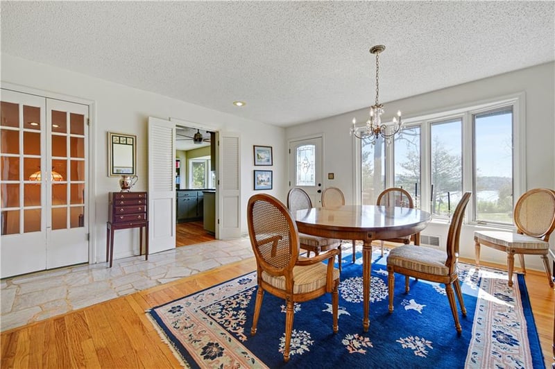 28 M St, Lake Lotawana, MO 64086