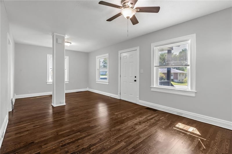 406 NE Forest Ave, Lee's Summit, MO 64063