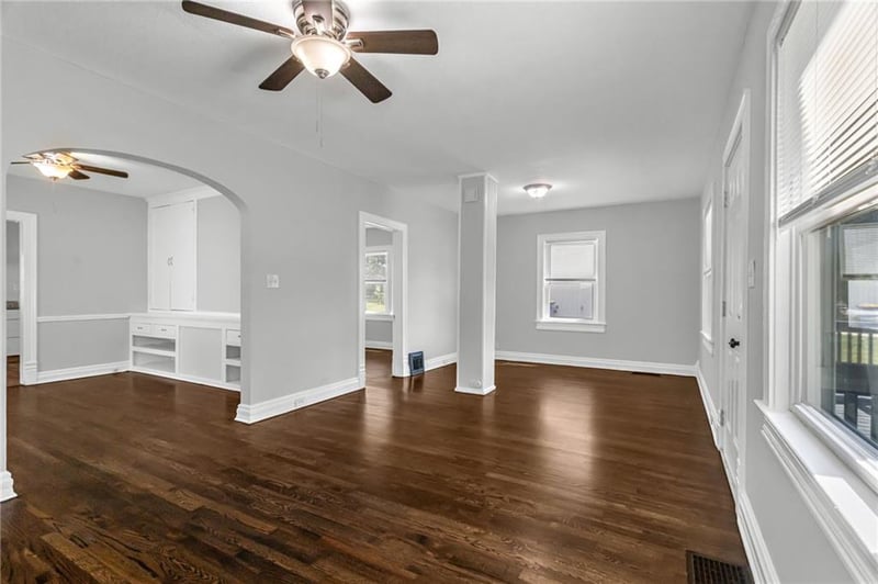 406 NE Forest Ave, Lee's Summit, MO 64063