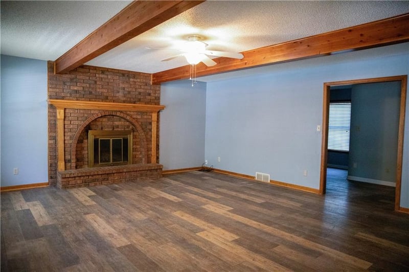 1332 Campbell Ave, Liberty, MO 64068