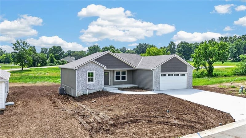 702 W Marlow St, Odessa, MO 64076