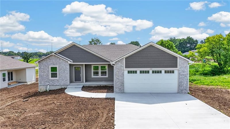 702 W Marlow St, Odessa, MO 64076