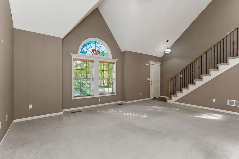 5 N Paola St, Paola, KS 66071