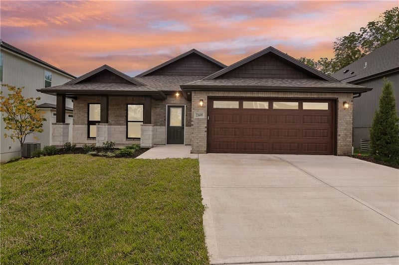 22695 W 87th St, Lenexa, KS 66227