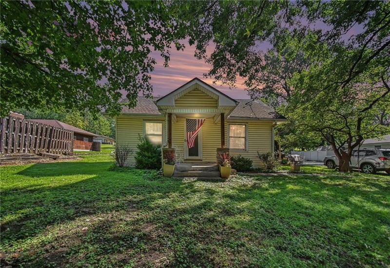 2913 S 40th Ter, St Joseph, MO 64503