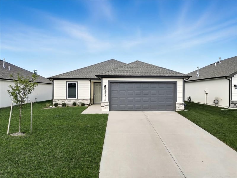 20340 W 195th St, Spring Hill, KS 66083