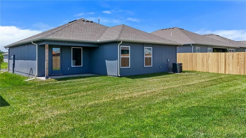 20340 W 195th St, Spring Hill, KS 66083
