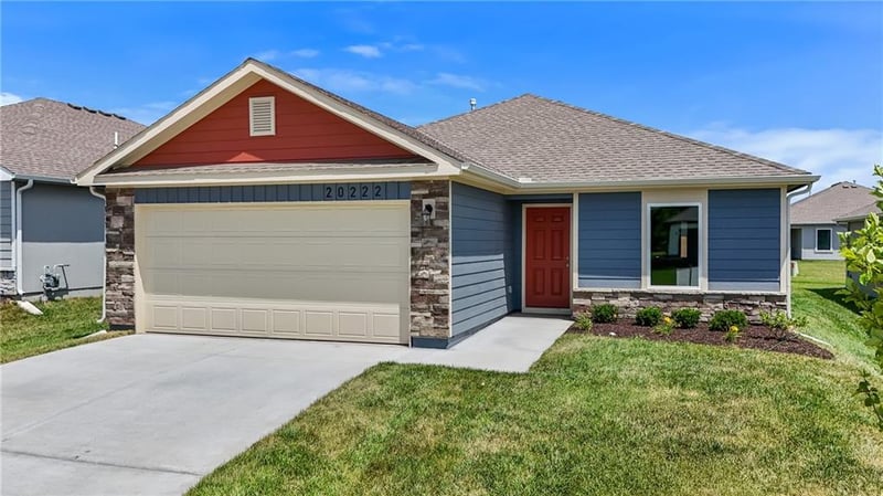 20340 W 195th St, Spring Hill, KS 66083