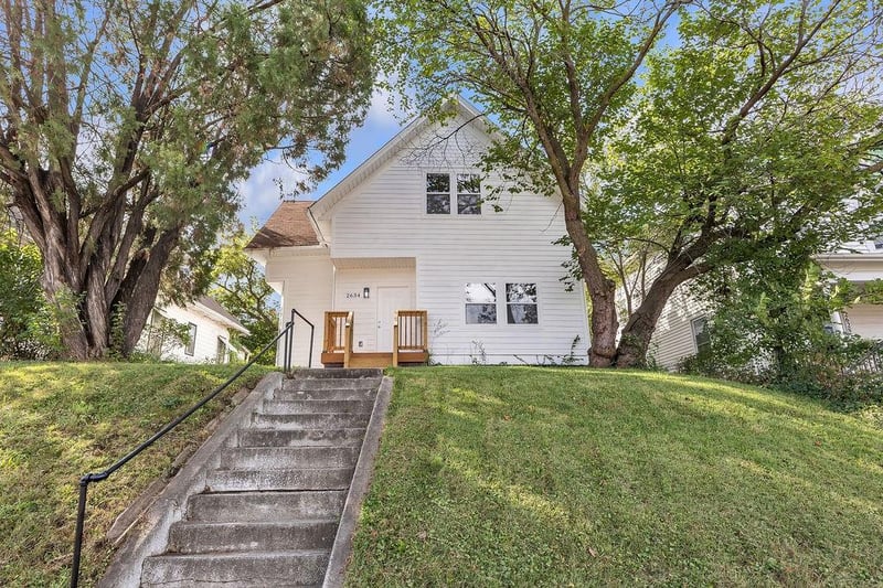 2634 Olive St, St Joseph, MO 64507