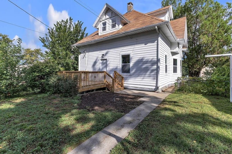 2634 Olive St, St Joseph, MO 64507