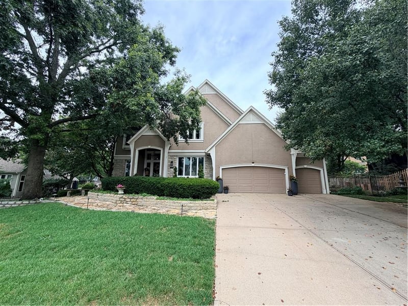 8512 W 139th St, Overland Park, KS 66223