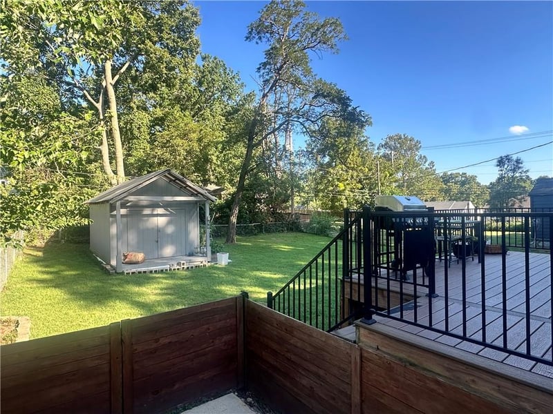 8839 Virginia Ln, Kansas City, MO 64114