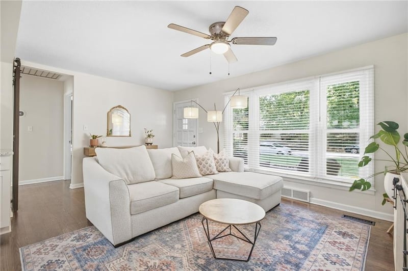 8839 Virginia Ln, Kansas City, MO 64114