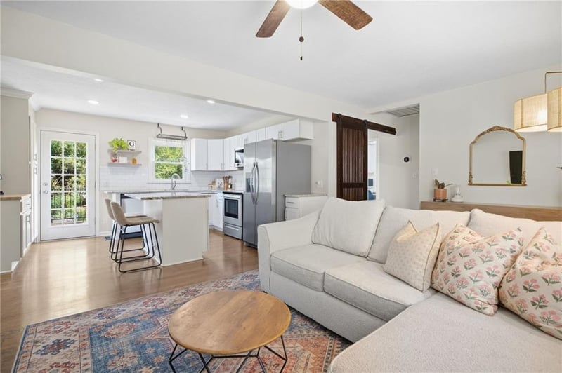 8839 Virginia Ln, Kansas City, MO 64114