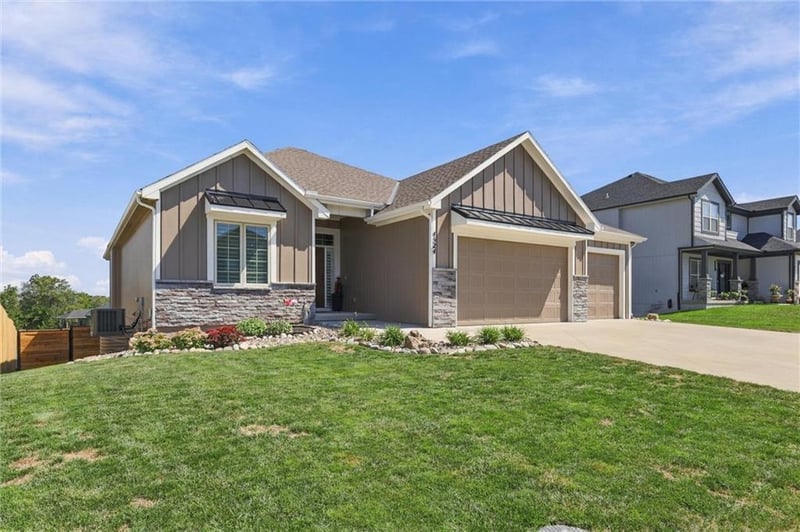4524 NE 88th St, Kansas City, MO 64156
