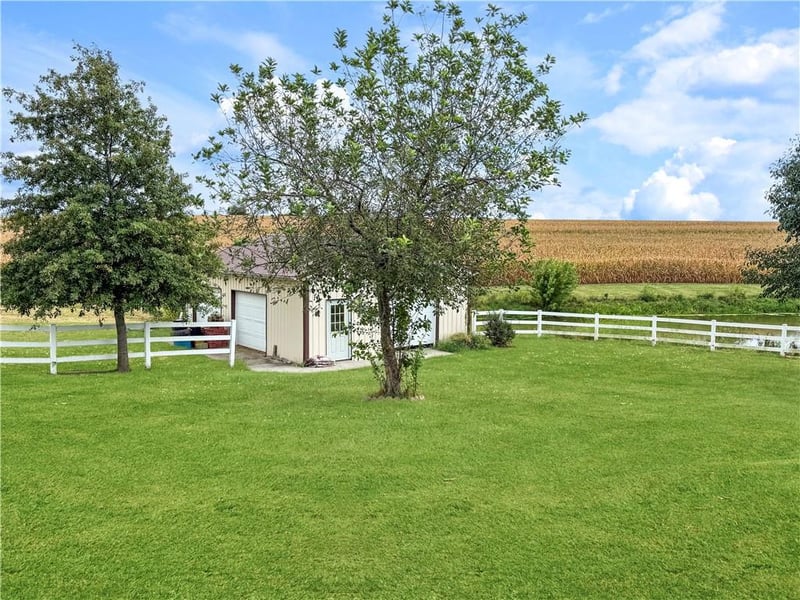 19306 Beattie Rd, Higginsville, MO 64037