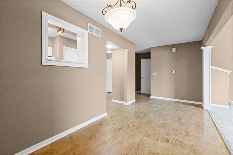 1414 E Mart Way Cir #B, Olathe, KS 66061