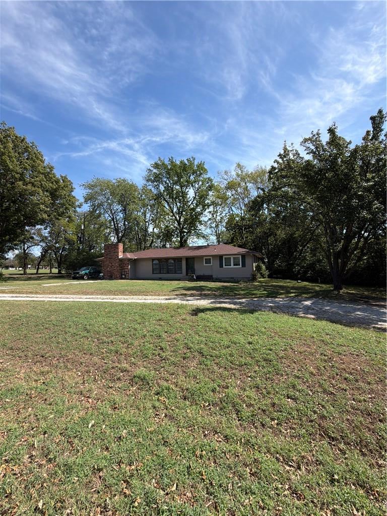 1021 N 7th St, Humboldt, KS 66748