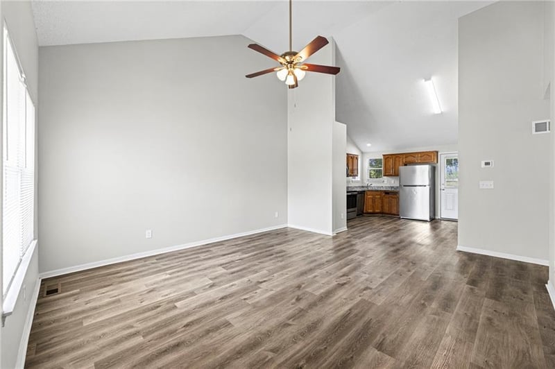 1012 NE Queens Ct, Lee's Summit, MO 64064