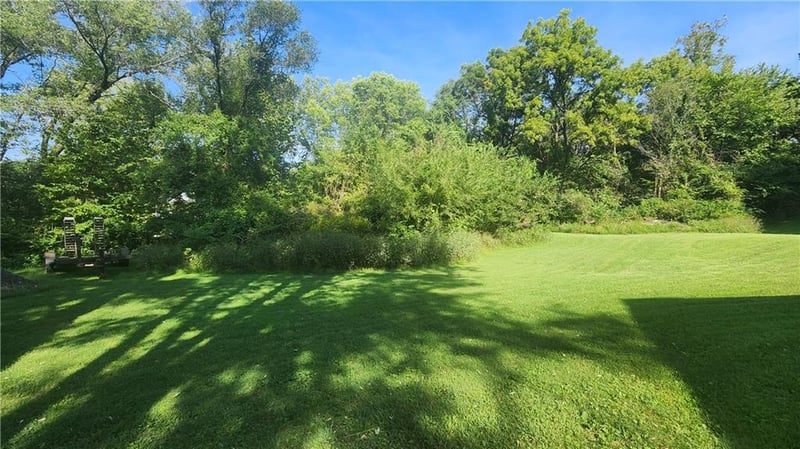 NW 76th St, Parkville, MO 64152