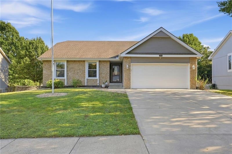 1505 NE 102nd St, Kansas City, MO 64155