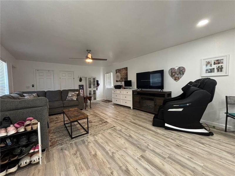 1206 Missouri St, Elwood, KS 66024