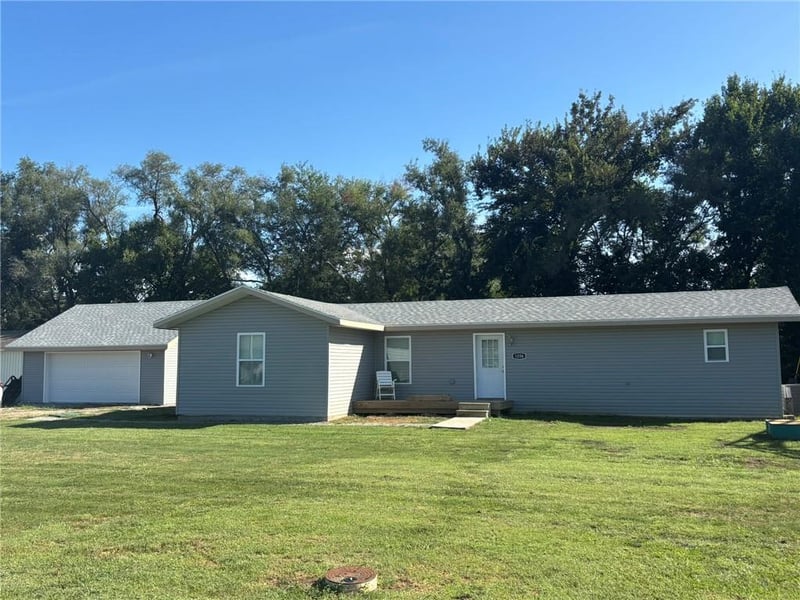 1206 Missouri St, Elwood, KS 66024