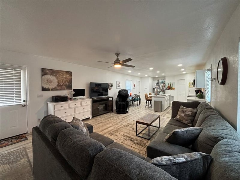 1206 Missouri St, Elwood, KS 66024