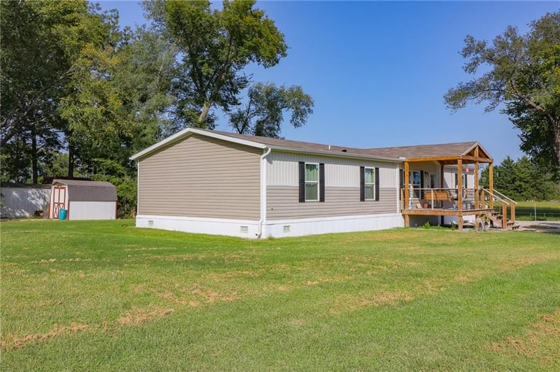 213 S Walnut St, Centerview, MO 64019