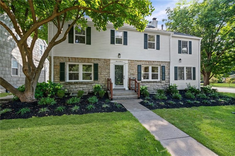 1111 W 77th Ter, Kansas City, MO 64114