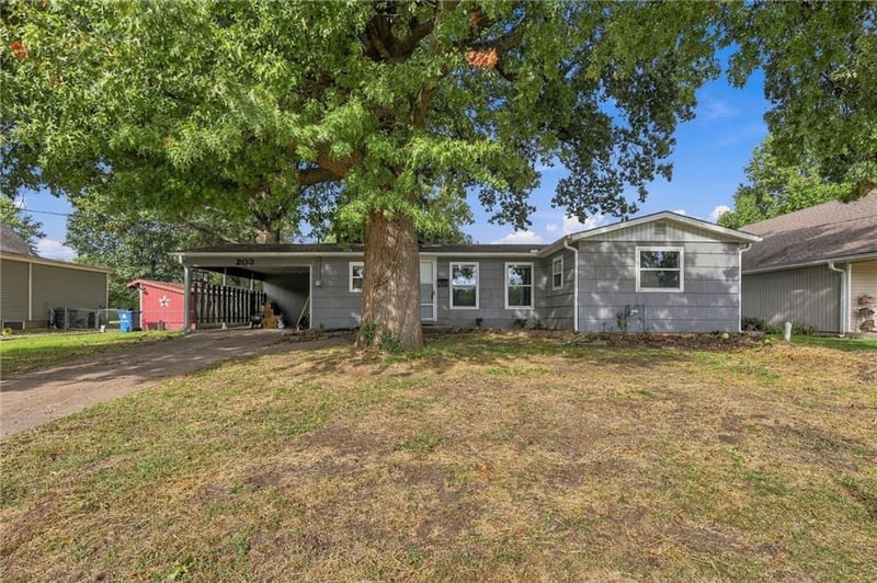 203 N Connor St, Odessa, MO 64076