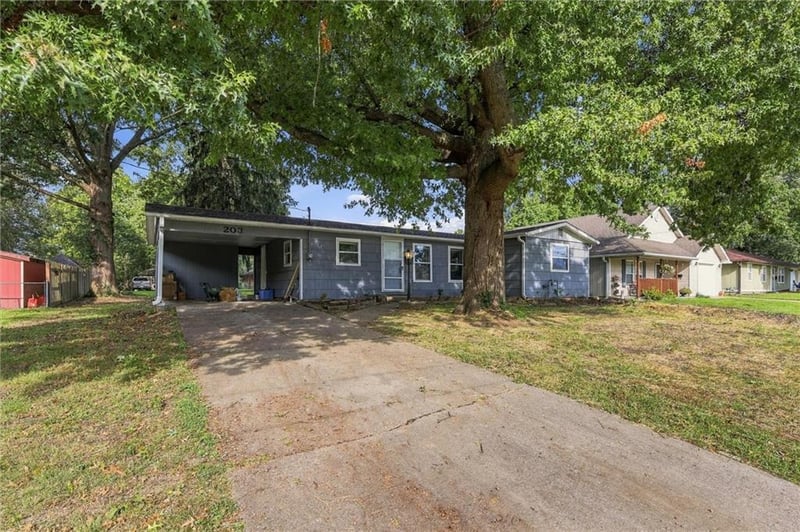 203 N Connor St, Odessa, MO 64076