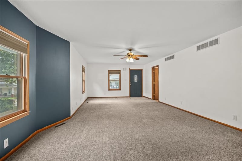 1007 Randolph St, St Joseph, MO 64505
