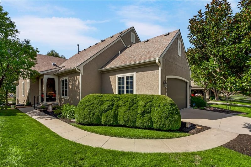 11558 Deer Run St S, Olathe, KS 66061