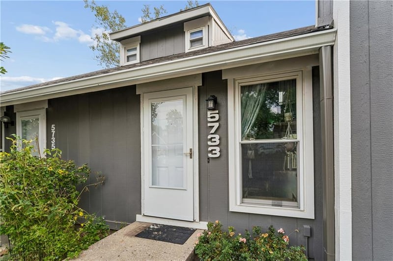 5733 N London Ave, Kansas City, MO 64152