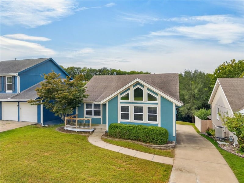 929 NW 63rd St, Kansas City, MO 64118